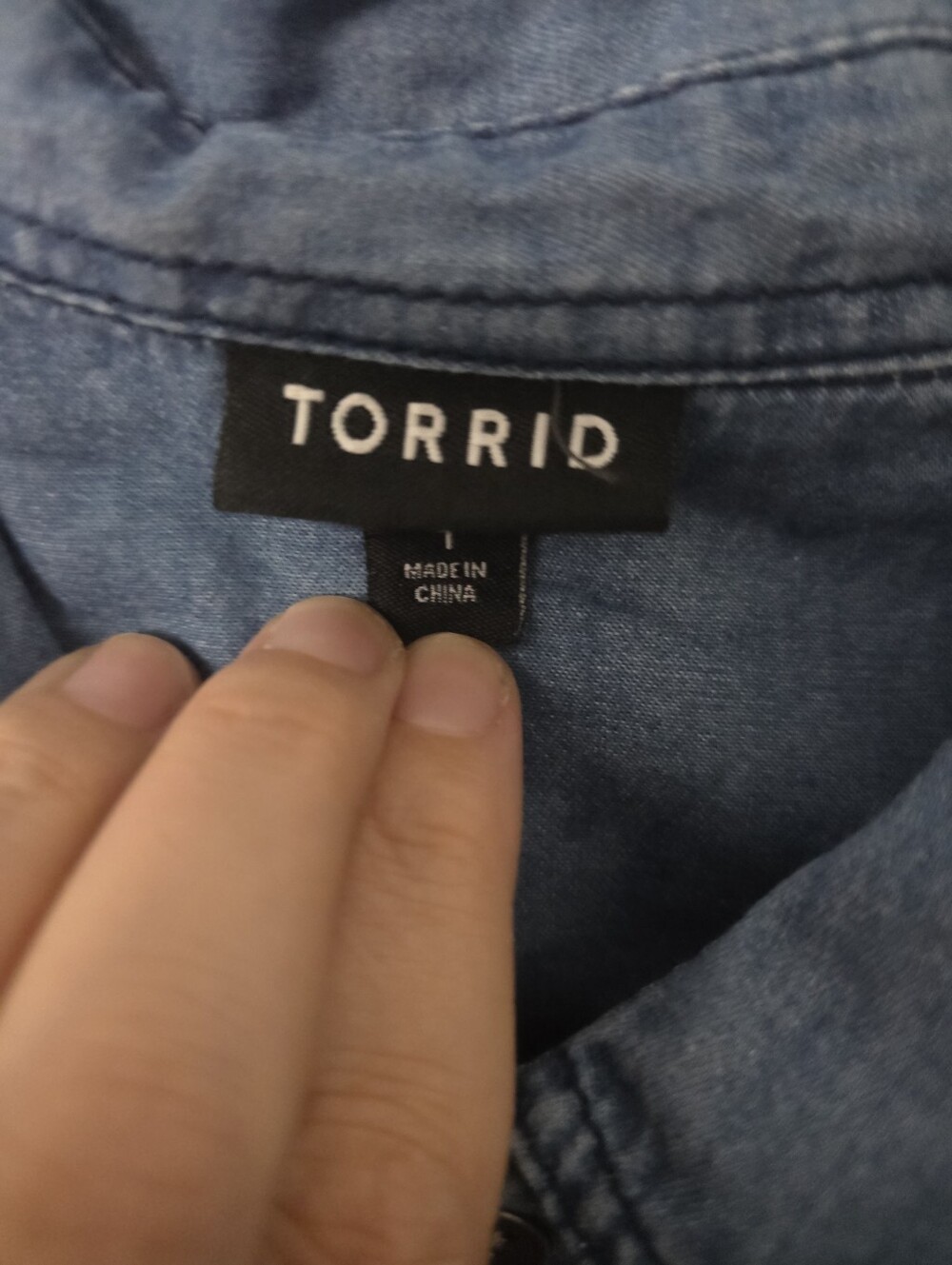 EUC Torrid Blue 100% Cotton Denim Shirt with Skull Crow Design On Back - Picture 7 of 7
